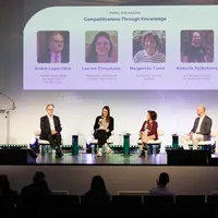 Table ronde “Competitiveness through Knowledge” avec Rūdolfs Pulkstenis, Margarida Tomé, Lauren Dietemann, André Laperrière et le modérateur Peter Rak