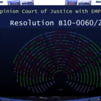 Le détail du vote en plénière de la saisine de la CJUE par les eurodéputés, avec le total de 334 voix pour, 324 contre et 11 abstentions.