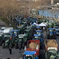 Tracteurs massés devant l'Assemblée nationale à Paris