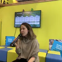Marion Enzer, directrice générale de l’association Fermes d’avenir, sur le stand de Max Havelaar au salon de l'agriculture 2026.