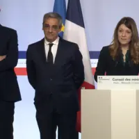 Roland Lescure, ministre de l’Economie, Serge Papin, ministre du commerce et Maud Bregeon, porte-parole du gouvernement et ministre déléguée chargée