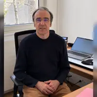 Thibault Sterckeman, chercheur à l’Inrae et à l’Université de Lorraine, assis à son bureau.