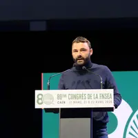 Pierrick Horel, président des Jeunes agriculteurs, en tribune au congrès de la FNSEA à Caen.