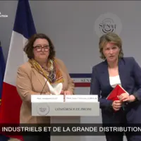 Les sénatrices Catherine Loisier, présidente, et Antoinette Guhl, rapporteure de la commission d’enquête sur les marges des industriels et de la grand