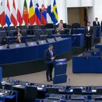 Le commissaire européen à l’Agriculture Christophe Hansen lors de la présentation du plan d’action engrais de la Commission européenne ce 19 mai devan