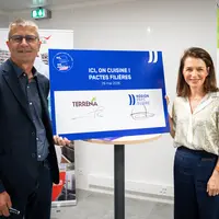 Olivier Chaillou, Président de Terrena et Christelle Morançais, présidente de la région des Pays de la Loire, lors de la signature du partenariat.