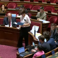 Annie Genevard au Sénat lors de l'examen du projet de loi d'urgence agricole