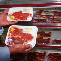 Viande de boeuf en barquettes dans un supermarché américain