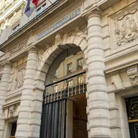 Le portail de la Cour des comptes à Paris.