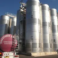 Les opérateurs devront simplement s’identifier auprès de France Agri Mer pour être habilités à produire du vin sans indication géographique avec la me