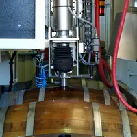 SELON DES ESSAIS MENÉS PAR INTER RHÔNE, la génération de vapeur, le méchage et l’emploi d’ultrasons haute puissance (sur la photo), sont trois techniq