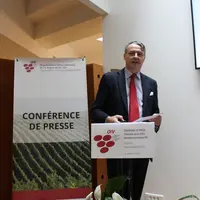 L'OIV présente les estimations de la production mondiale de vin 2019 lors d'une conférence de presse animée par Pau Roca, son directeur général, le 31