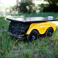 Le robot de tonte Vitirover fonctionne à l'énergie solaire.