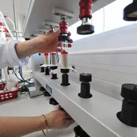 IL EXISTE CINQ MÉTHODES POUR MESURER LA PERMÉABILITÉ DES BOUCHONS, mais aucune d’elle n’est normalisée. Un groupe de
travail collaboratif, coordonné