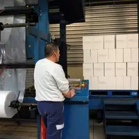 Préparation d'une palette pour l'export au Japon chez Jeanjean.