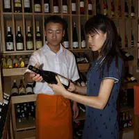 Les pays asiatiques recèlent un potentiel
énorme de consommateurs de vin.
Encore faut-il lever certaines barrières
douanières et culturelles.
