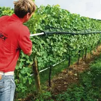 Trente minutes suffisent pour lever les filets sur un hectare.
