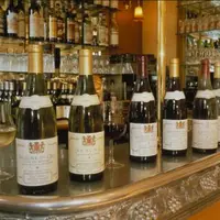 2 millions de bouteilles de vins de Bourgogne sont consommées par mois en restaurant.