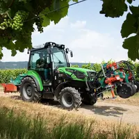 La suspension du pont avant s'ajuste au poids sur l'avant du tracteur de manière à conserver le maximum de course, en montée comme en descente. © Deut