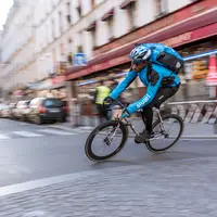 Appelée "dernier kilomètre", la phase de livraison entre l'entrepôt et le consommateur final fait l'objet d'une bataille logistique de la part des dis
