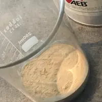 Un traitement de dix jours aux écorces de levures AntiBrett peut atténuer les mauvais gouts liés aux Brettanomyces. © AEB