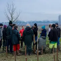 La formation mise en place par Vignerons du Vivant cherche à relier des viticulteurs confrontés à une pénurie endémique de main-d'œuvre, et une popula