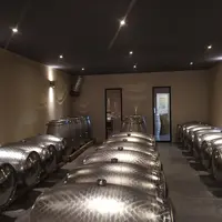 La société S.Delafont Barrels commercialise des fûts inox de 320 l à 1650€ HT. Il est possible de financer pour partie l'achat de ces contenants via l