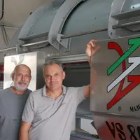 Olivier Santini (à droite) et son frère Jean-Christophe gèrent le Domaine du Paternel. Ils vinifient tous les ans 3000 hl de blancs et rosés. © X. Del