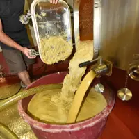 40 à 80% de cuivre est piégé dans les bourbes. Un traitement au chitosane doublé d'une filtration permet d'assainir les bourbes en vue de leur réincor