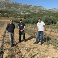 Georges Guinieri, viticulteur à Puyloubier sur 15 hectares (à droite) fait partie du groupe Dephy animé par Jean-Jacques Balikian, directeurde l’Assoc