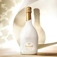 La fibre de cellulose rappelle les crayères champenoises et apporte un « toucher sensuel », selon Patrice Baraud directeur du développement packaging