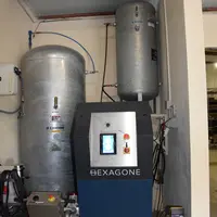 Pour sa production de 500hl de vin, Éric Braux a pris un compresseur qui débite en simultané 20,5m3 d'air comprimé par heure et 8m3 d'azote par heure.