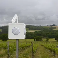Les boîtiers de l'entreprise Genodics diffusent des phrases musicales pendant quelques minutes plusieurs fois par jour.