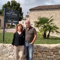 Les Opérie ont développé la vente directe depuis plus d'une vingtaine d'années. Ils ont repéré dans leur clientèle un groupe de passionnés de vins int