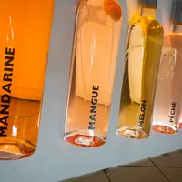 Une bonne couverture en sulfites au moment de la mise, associée à un bouchon peu perméable, contribue à une meilleure préservation de la couleur et de