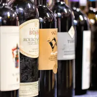 L'édition 2021 du Wine Trade Monitor réalisée auprès d'opérateurs du vin de huit pays majeurs pour l'export, les portefeuilles contiennent en moyenne