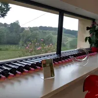 Pour faire déguster ses vins au domaine, il y peu d'obligations légales mais quelques bonnes pratiques. Vin & Société les rappelle dans son dépliant «
