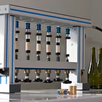 Le test d'étanchéité aux gaz et aux liquides est réalisé dans une machine spécifique, à l'aide d'eau colorée.