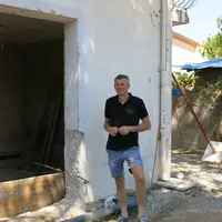 Jérôme Coursodon a lancé la deuxième phase de l'aménagement de la maison : l'installation de deux studios au rez-de-chaussée.