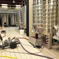 Il est plus facile d'ajouter l'acide fumarique lors d'un remontage, ou lors d'un bâtonnage pour les barriques.