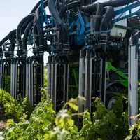 Bliss Ecospray a achevé cette saison sa campagne de validation (1 200 ha traités) des préséries chez quinze viticulteurs partenaires.