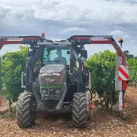 Ce porte-outils interceps travaille deux rangs complets jusqu'à 10 km/h.