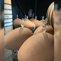 Les Vignobles Mourat élèvent une partie de leur blanc de noirs tranquille dans des œufs en terre cuite de 300 litres.