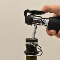 Après de nombreux tests auprès de maisons de champagne, le kit de conservation Bubbl promet une préservation des bulles et des arômes pendant 7 jours.