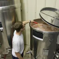 La réalisation d'un pied de cuve bactérien permet de sécuriser la fermentation malolactique.
