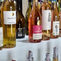 Répondant à des tendances du marché, les vins de France gagnent du terrain en France. En 2022, la part de vins de France vendus dans l'Hexagone a atte