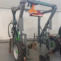 Le portique de System Beiser permet de travailler le sol des vignes même si elles sont en pente ou en dévers.