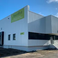 Pour répondre aux besoins croissants de la filière du réemploi du verre, des usines de lavage se mettent en place comme celle de Bout' à Bout' à Carqu