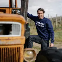 En s'appuyant à la fois sur l'armagnac et le vin, Cyril Laudet accroit sa surface de production progressivement.