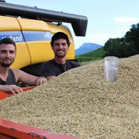 Le viticulteur Vincent Quenard brasse ses bières.